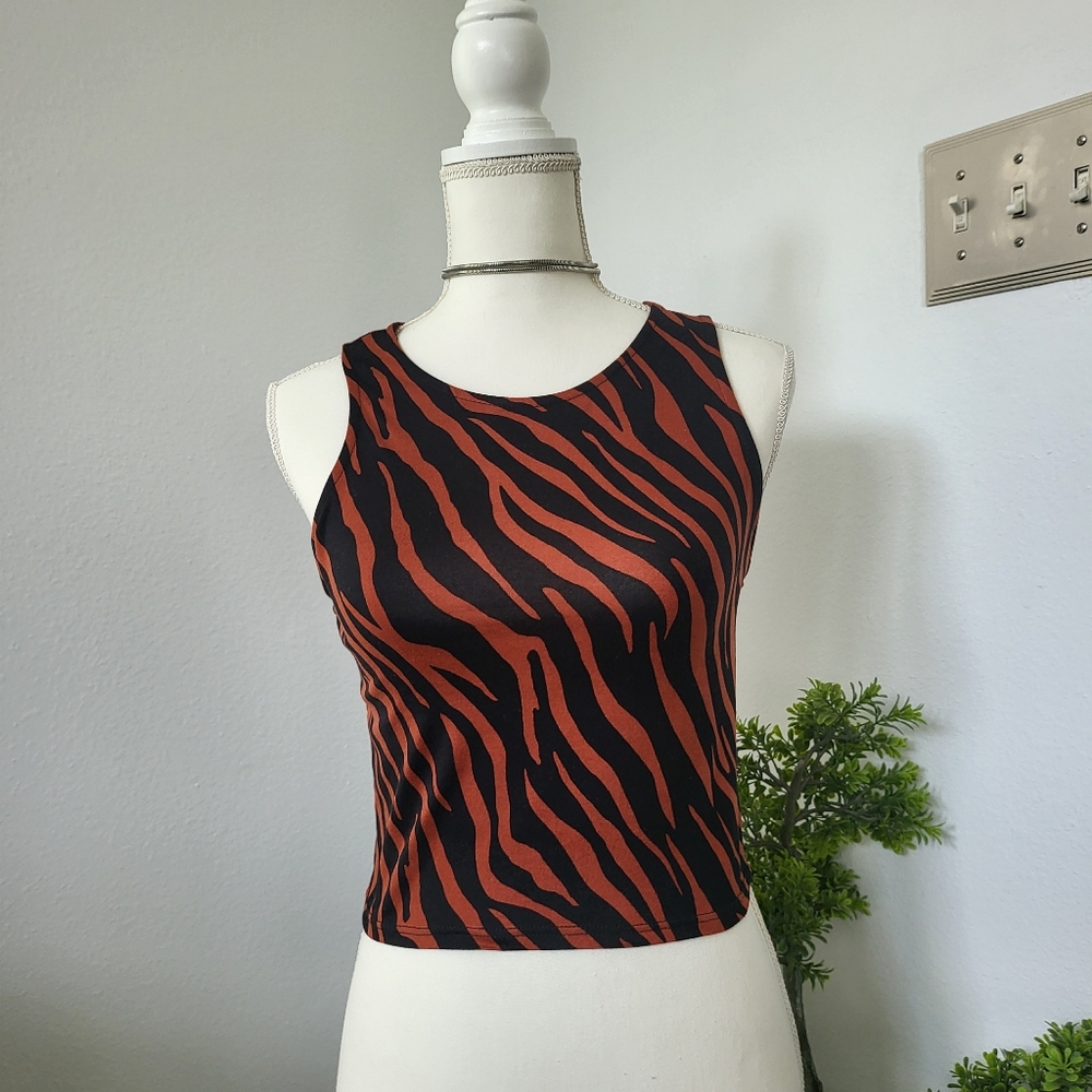 Gaze Crop Top
